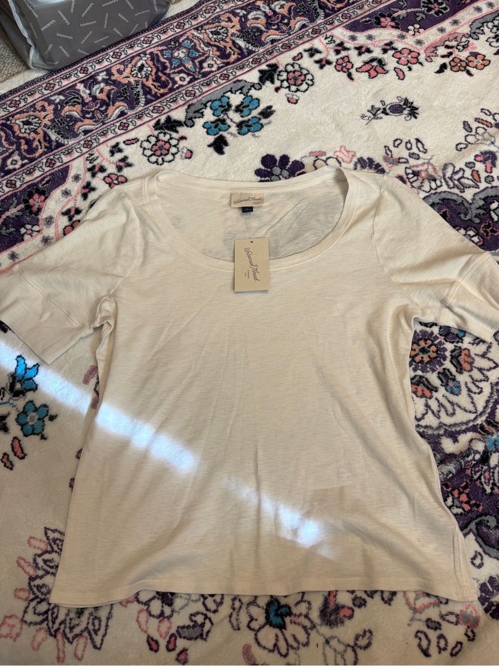 Universal Thread Cream Scoop Neck Short Sleeve Top